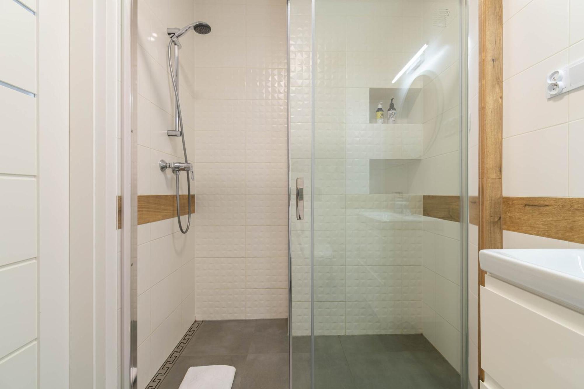 Oasis Trzy Stawy - Free Parking - Self Check-In Apartment Katowice Luaran gambar